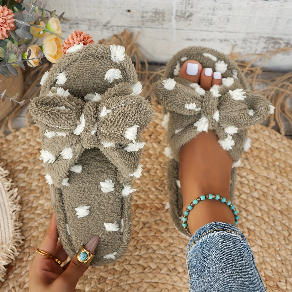 Cozy & Cute Women's Plush Slippers with Polka Dot Bow Design - Soft, Warm Indoor Footwear with Non-Slip EVA Sole, Perfect for Home Comfort in Spring & Autumn, House Slippers